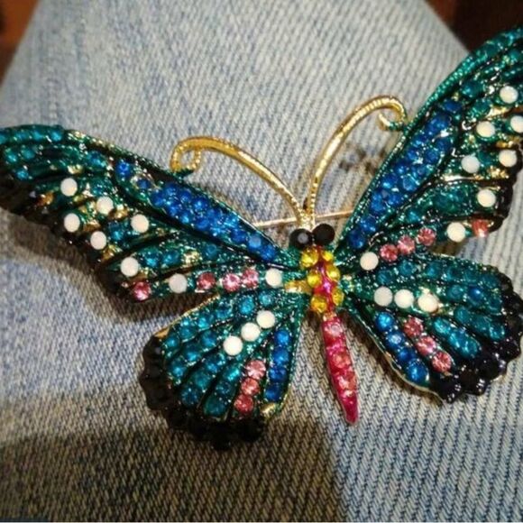 Elegant Butterfly Brooch with Blue and Purple Accents - Picture 1 of 4